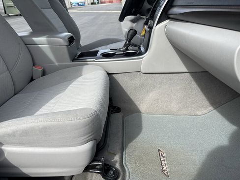 Used 2017 Toyota Camry LE image 36