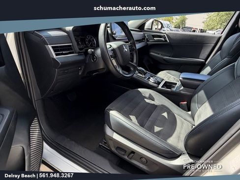 Used 2024 Mitsubishi Outlander FWD image 11