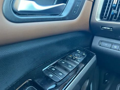 Used 2023 Nissan Pathfinder Platinum w/ Lighting Package (N93) FWD image 22