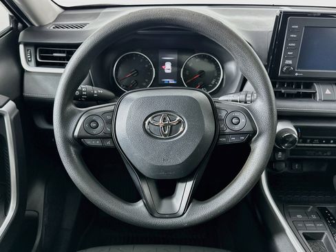 Used 2021 Toyota RAV4 XLE w/ Convenience Package FWD image 18