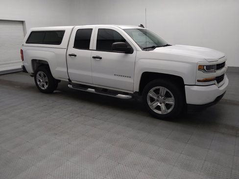Used 2018 Chevrolet Silverado 1500 Custom w/ Custom Value Package RWD image 11