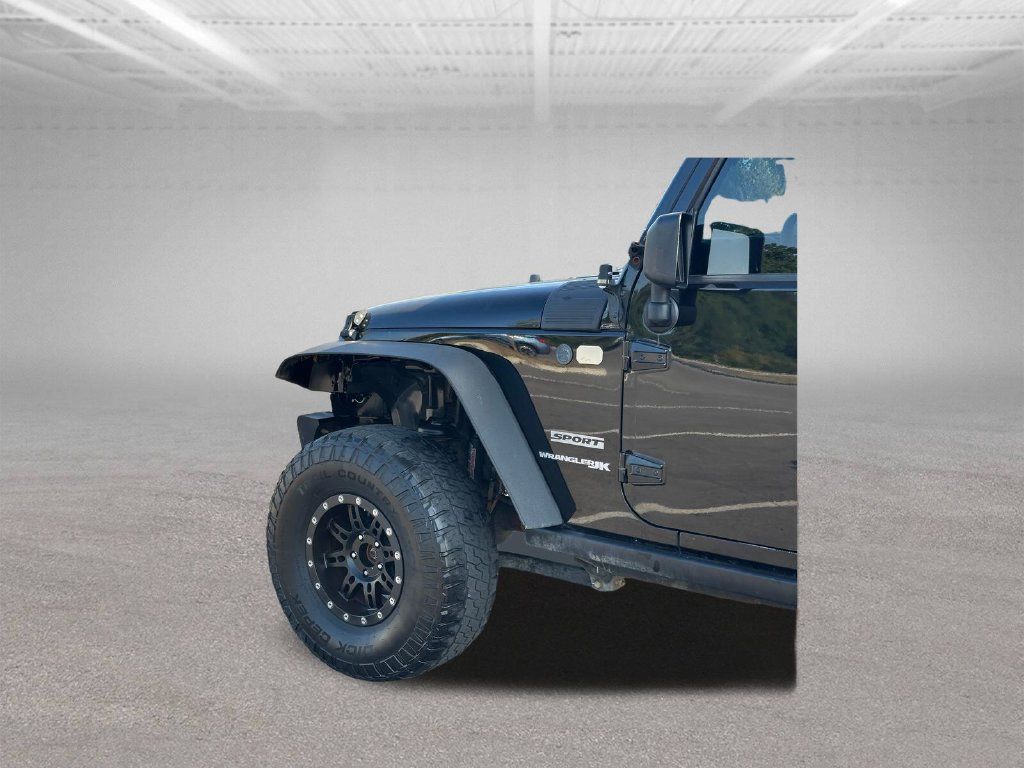 Used 2018 Jeep Wrangler Sport w/ Connectivity Group AWD/4WD image 31
