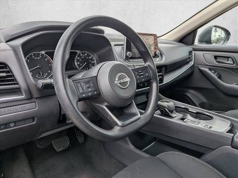 Used 2024 Nissan Rogue S FWD image 9