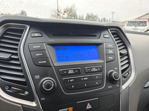 Used 2015 Hyundai Santa Fe Sport image 16