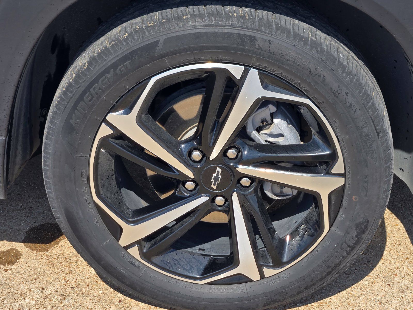 Used 2023 Chevrolet TrailBlazer RS w/ Sun and Liftgate Package FWD image 9