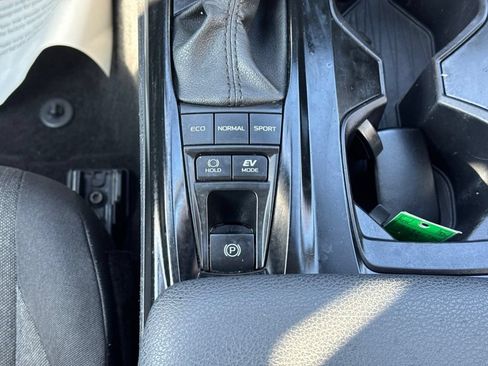 Used 2025 Toyota Camry LE FWD image 26