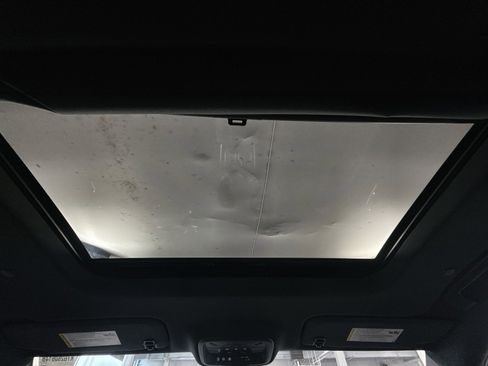 Used 2022 Chevrolet Traverse Premier w/ Redline Edition image 23