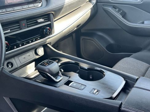 Used 2025 Nissan Rogue SV image 42