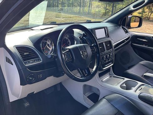 Used 2020 Dodge Grand Caravan SXT image 15