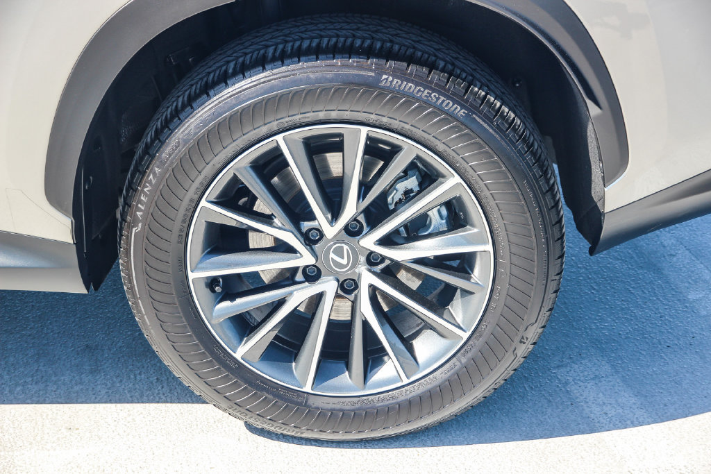 Certified 2025 Lexus NX 350h AWD image 12