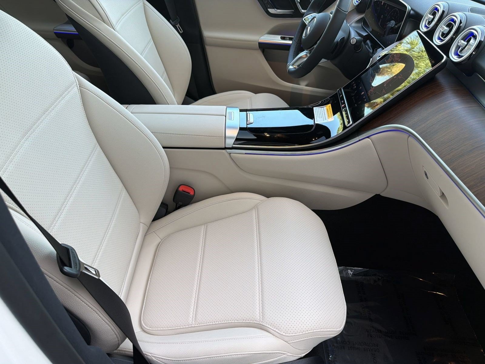 Used 2026 Mercedes-Benz GLC 300 image 24
