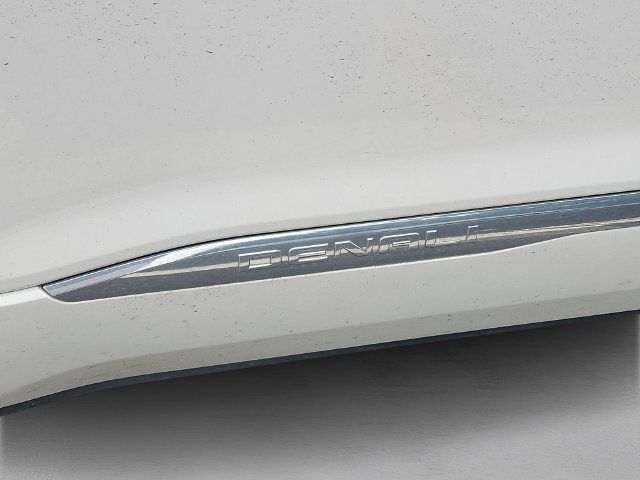 Used 2019 GMC Acadia Denali w/ Technology Package FWD image 4