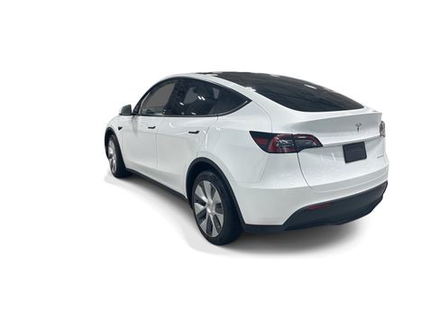 Certified 2023 Tesla Model Y Long Range AWD/4WD image 4
