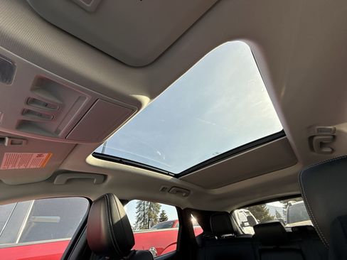 New 2025 Ford Escape SE w/ Class II Trailer Tow Package image 33