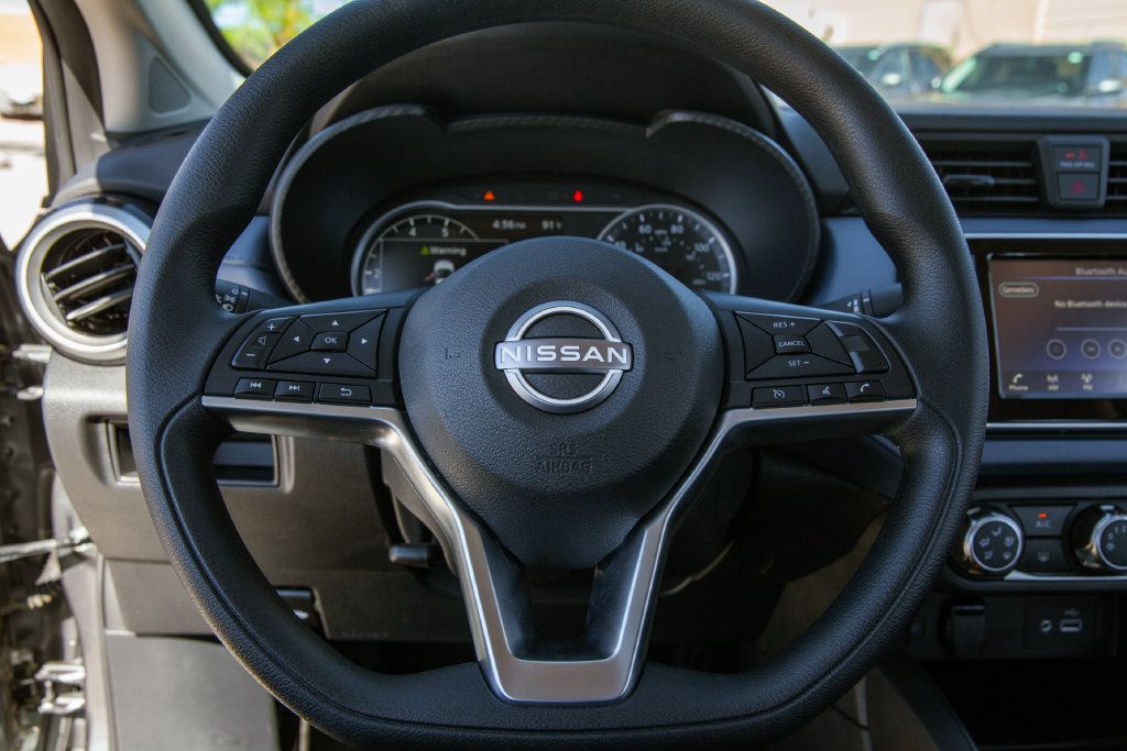 Used 2025 Nissan Versa SV w/ Trunk Package FWD image 17