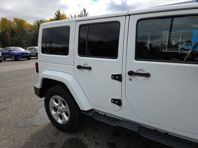 Used 2015 Jeep Wrangler Unlimited Sahara w/ Connectivity Group AWD/4WD image 29