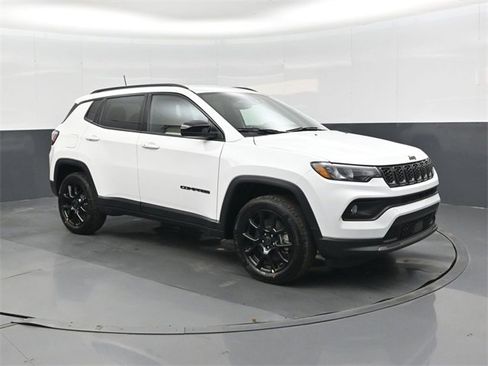 New 2026 Jeep Compass Latitude image 1