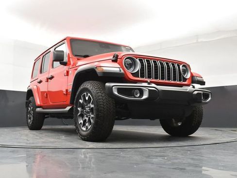 Used 2024 Jeep Wrangler Sahara w/ Dual Top Group image 19