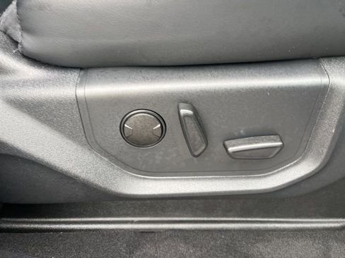 Used 2024 Ford Expedition Max XLT image 22