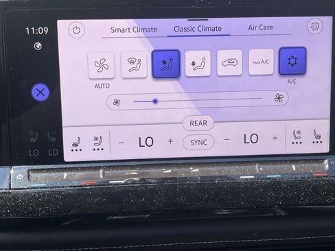 Used 2024 Volkswagen Atlas SEL Premium R-Line AWD/4WD image 28