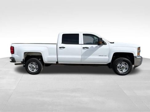 Used 2019 Chevrolet Silverado 2500 W/T w/ WT Convenience Package image 2