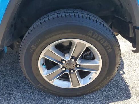 Used 2021 Jeep Wrangler Unlimited Sahara AWD/4WD image 7