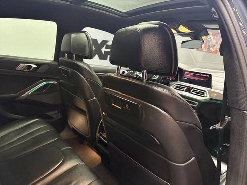 Used 2020 BMW X6 M50i image 56