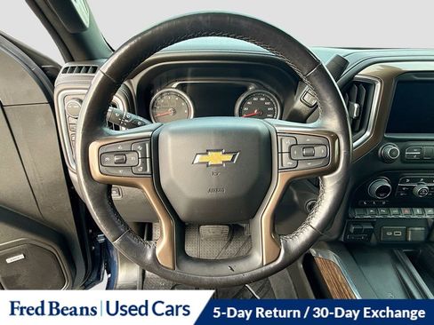 Used 2022 Chevrolet Silverado 1500 High Country w/ Technology Package image 13