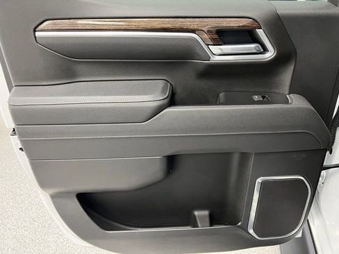 Used 2025 GMC Sierra 1500 Elevation w/ Preferred Package image 40