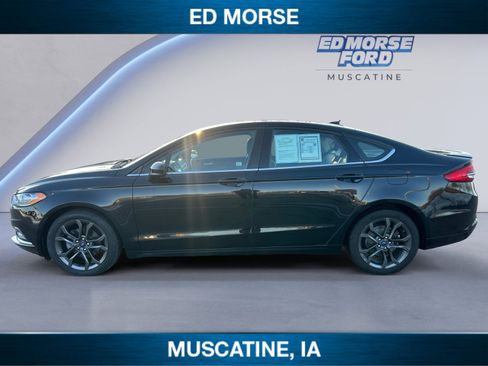 Used 2018 Ford Fusion SE w/ Equipment Group 201A image 2