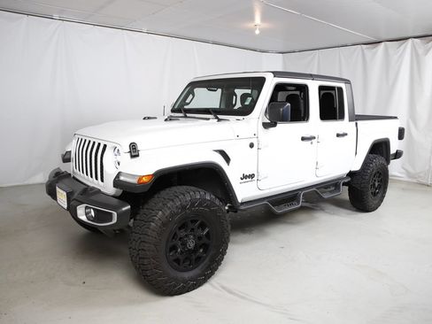 Used 2023 Jeep Gladiator Sport AWD/4WD image 19