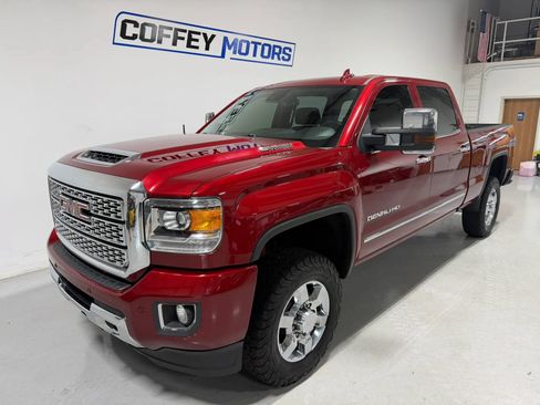 Used 2018 GMC Sierra 3500 Denali w/ Duramax Plus Package AWD/4WD image 2