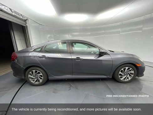 Used 2018 Honda Civic EX image 7