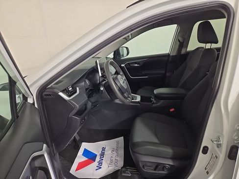 Used 2024 Toyota RAV4 XLE FWD image 12