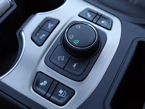 Used 2023 GMC Terrain Denali w/ Denali Premium Package image 17