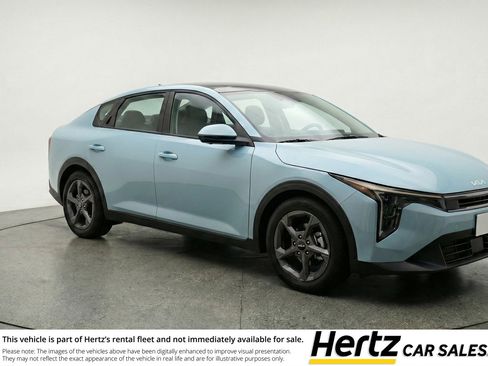 Used 2025 Kia K4 LXS image 1