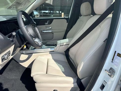 New 2026 Mercedes-Benz GLB 250 image 9