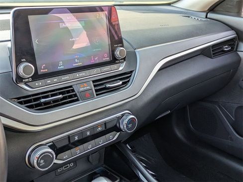 Used 2025 Nissan Altima 2.5 SR image 15