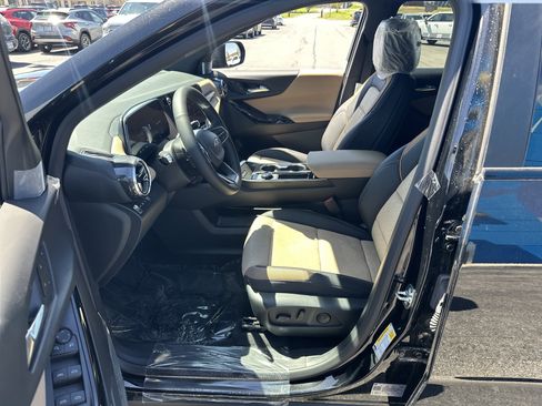 New 2026 Chevrolet Equinox ACTIV AWD/4WD image 9