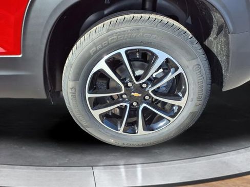 New 2026 Chevrolet TrailBlazer LT w/ Convenience Package FWD image 17