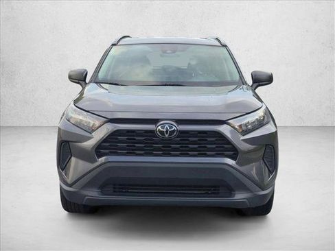 Used 2021 Toyota RAV4 LE FWD image 2