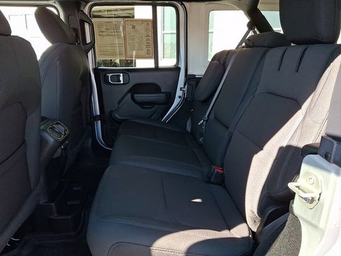 Used 2023 Jeep Wrangler Unlimited w/ Cold Weather Group AWD/4WD image 12
