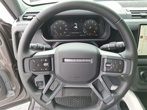 New 2025 Land Rover Defender 110 S image 17