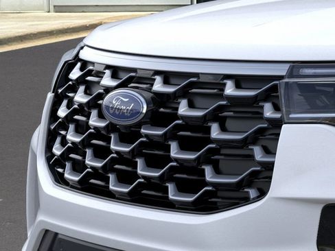 New 2026 Ford Explorer Platinum w/ LUX Leather Package image 17
