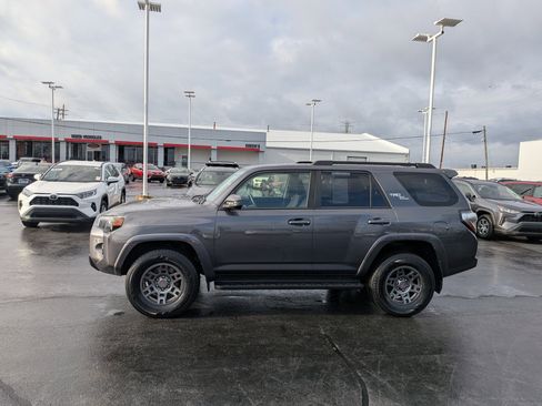 Used 2019 Toyota 4Runner TRD Off-Road image 6