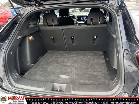 Certified 2024 Chevrolet Trax RS w/ Driver Confidence Package image 11