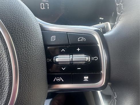 Used 2026 Kia Carnival FWD image 16