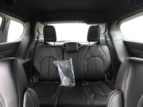 New 2027 Chrysler Pacifica Select AWD/4WD image 20