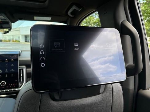 New 2026 GMC Yukon Denali w/ Denali Reserve Package AWD/4WD image 43