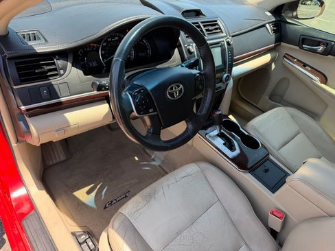 Used 2012 Toyota Camry XLE w/ Leather Pkg FWD image 14
